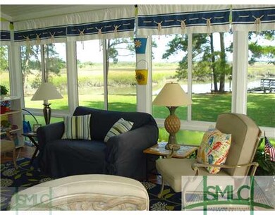 Sunroom. How lovely is this!