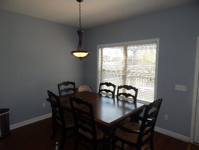 Eat-in kitchen