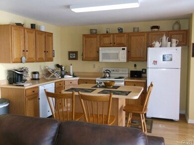 270 Park Ridge Dr, Easton, PA 18040 - photo 2