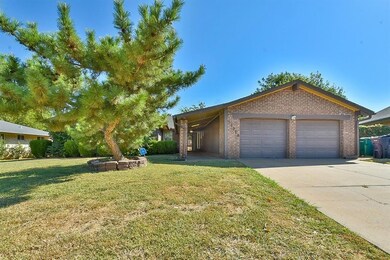 12020 Camelot Ct, Oklahoma City, OK 73120 - photo 2