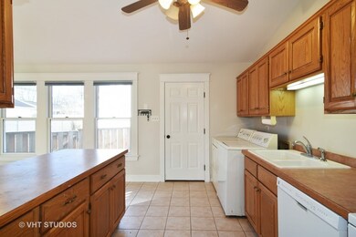 3907 Raven Ln, Rolling Meadows, IL 60008 - photo 4