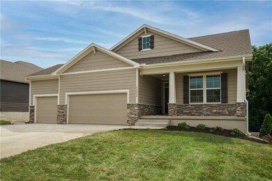 8828 Sunray Dr, Shawnee, KS 66227 - photo 2