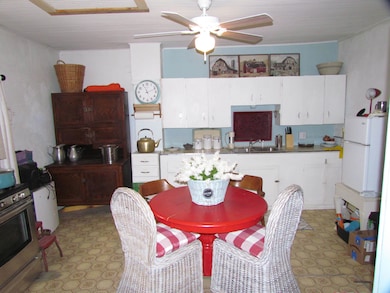 811 Colbert Ave, Springer, NM 87747 - photo 5