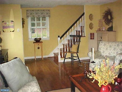 407 W Grays Ave, Glenolden, PA 19036 - photo 3