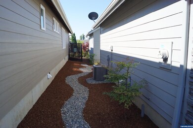 2103 SE Academy St, Dallas, OR 97338 - photo 6