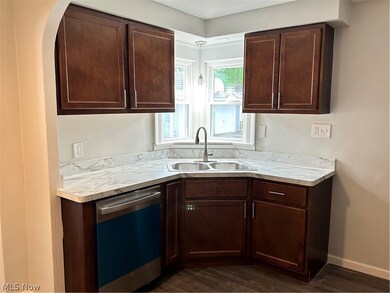 5211 Henry St, Maple Heights, OH 44137 - photo 7