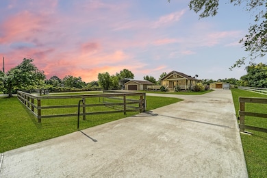 17219 Fir Rd, Alvin, TX 77511 - photo 2