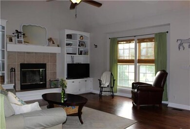 21817 S Lincoln St, Spring Hill, KS 66083 - photo 3