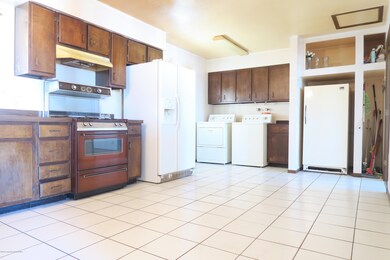 4004 Sierra Vista Dr, Farmington, NM 87402 - photo 4