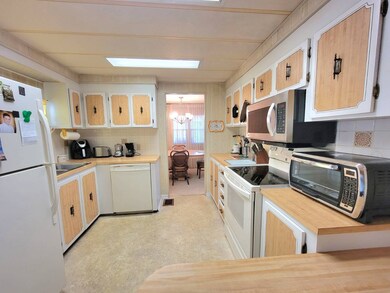 932 Strongbox Ln, North Fort Myers, FL 33917 - photo 6