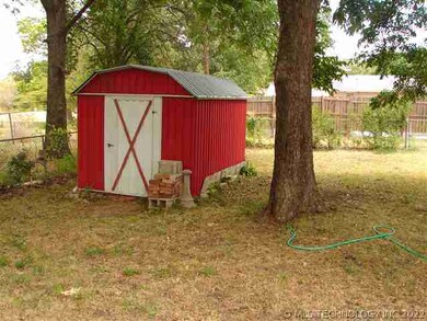 8 E Norma Ave, Sulphur, OK 73086 - photo 3