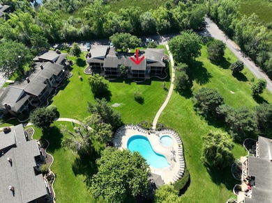 31 Abbey Villa Cir unit D, Fontana, WI 53125 - photo 2