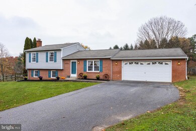 6595 Streamwood Ct, Sykesville, MD 21784 - photo 2