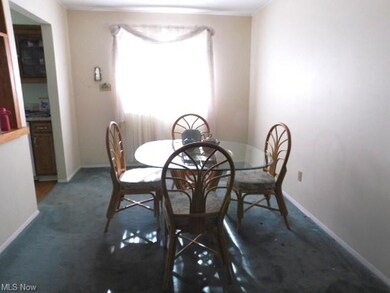 DINNING ROOM FOR CANDLELIGHT DINNERS