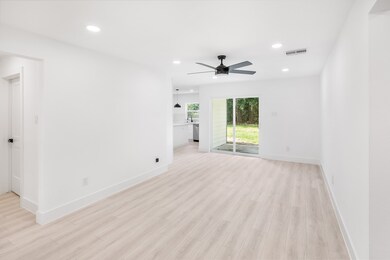 1202 W Donovan St, Houston, TX 77091 - photo 5