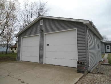1506 16th St SW, Jamestown, ND 58401 - photo 3