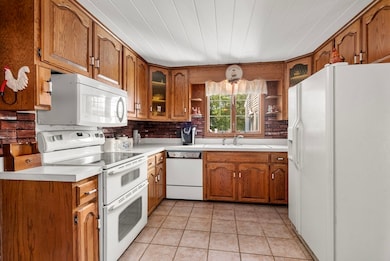 354 Rowley St, Agawam, MA 01001 - photo 4