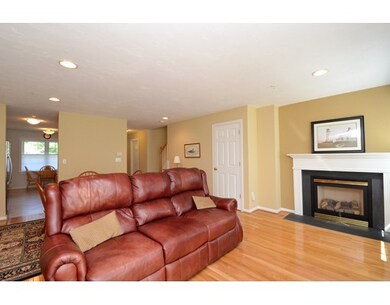 705 Thayer St unit 705, Abington, MA 02351 - photo 6