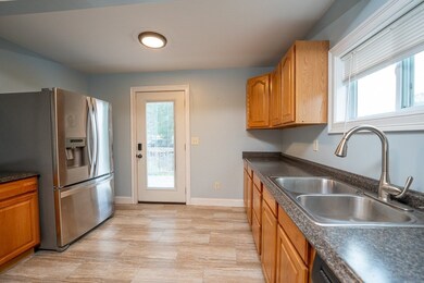 8 Foss St, Westfield, MA 01085 - photo 6