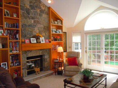 2232 Meadowsage Ct, East Stroudsburg, PA 18301 - photo 4