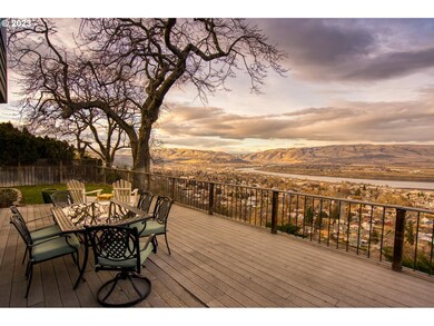 915 E 18th St, the Dalles, OR 97058 - photo 3