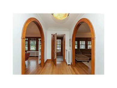 Foyer.