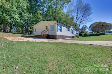 3464 Rock Creek Dr, Newton, NC 28658 - photo 3