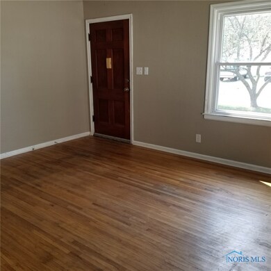 2812 Claredale Rd, Toledo, OH 43613 - photo 2