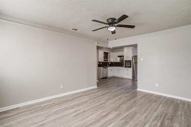 853 Jerry Ln, Bedford, TX 76022 - photo 5