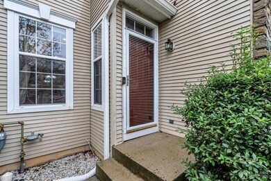 505 Dahlia Cir, Dayton, NJ 08810 - photo 4