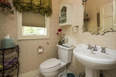 11_Powder Room