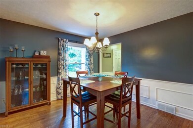 364 E Pioneer Trail, Aurora, OH 44202 - photo 7