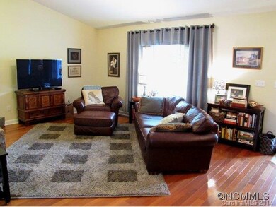 55 Greg Ct, Hendersonville, NC 28792 - photo 4