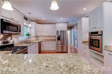 136 S Willow Brook Dr, Asheville, NC 28806 - photo 7