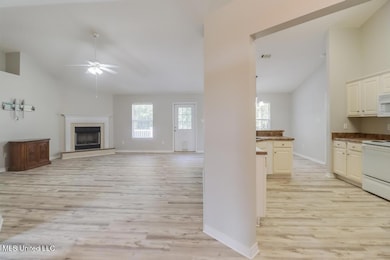 14886 E Shadow Creek Dr, Biloxi, MS 39532 - photo 2