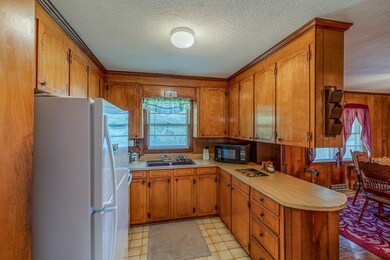 1460 Rocky Ridge Rd, Enoree, SC 29335 - photo 6