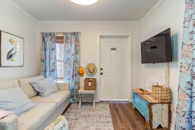 215 E 2nd St (16)