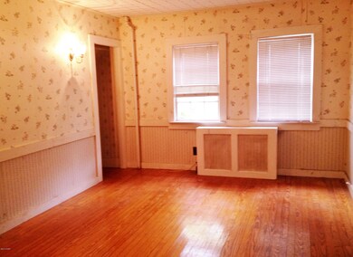 207 W Catharine St, Milford, PA 18337 - photo 4