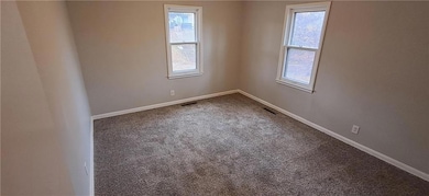 1211 S 24th St, Saint Joseph, MO 64507 - photo 5