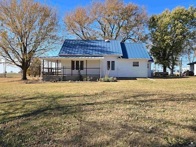 502 7th St, Woodbine, KS 67492 - photo 2