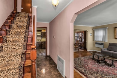 78-37 267th St, Glen Oaks, NY 11004 - photo 4