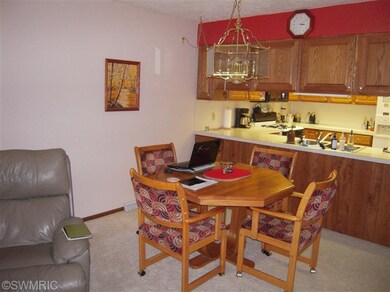 2111 Jo Dean Ct NE, Grand Rapids, MI 49505 - photo 4