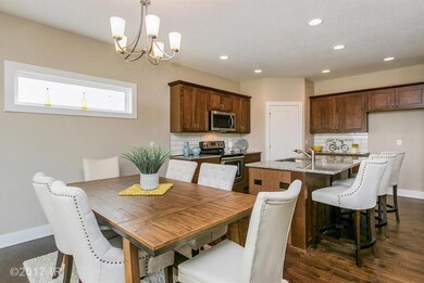 9635 Marnewood Dr, Johnston, IA 50131 - photo 6