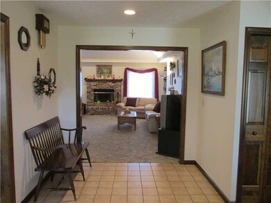 Entry/Foyer. Large entry!