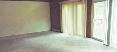 127 Breezewood Dr, Colonial Beach, VA 22443 - photo 4