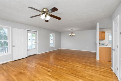 115 Hodge St, Stuarts Draft, VA 24477 - photo 2