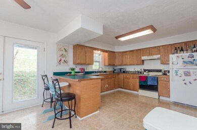 119 S Laurel Ave unit B, Berkeley Springs, WV 25411 - photo 5