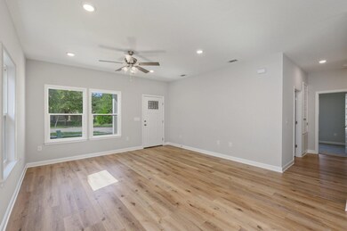 8-web-or-mls-9 Laurel Oaks Dr-04