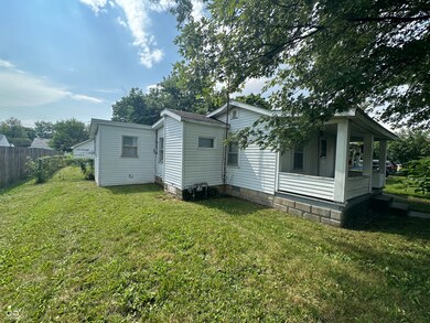 2307 Chase St, Anderson, IN 46016 - photo 3