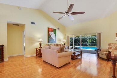 13544 Northumberland Cir-large-002-5-Aer